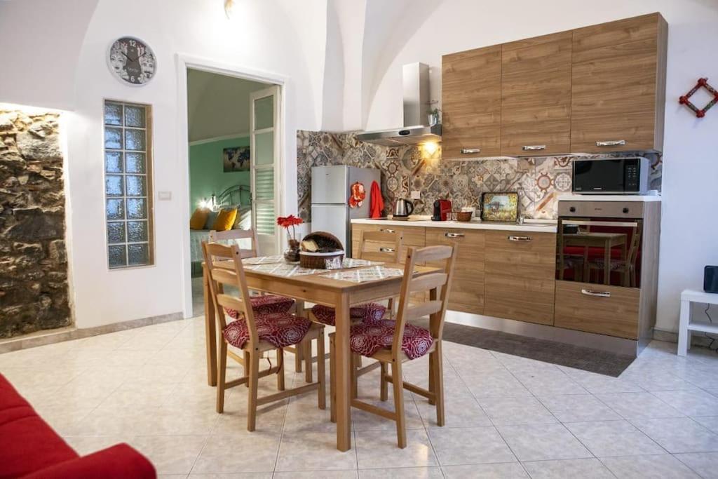 Casa Vacanze I Portici House — 4-Star Luxury Hotel in Catania, Italy