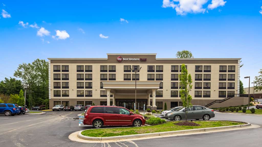Best Western Plus Hanes Mall Hotel - photo 11