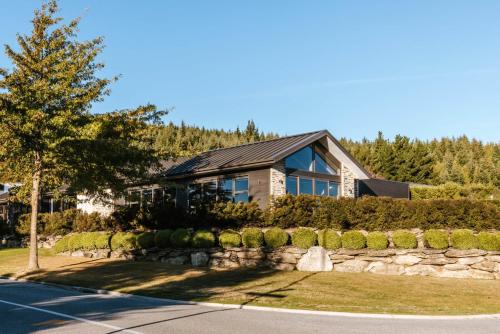 The Clearview House Lake Views — 4-Star Luxury Hotel in Wanaka, New Zealand