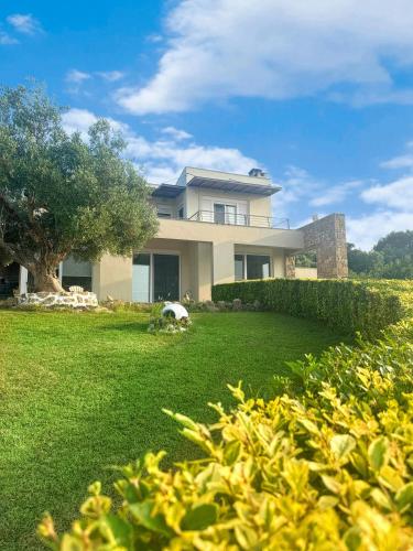 Sunrise Villa — 4-Star Luxury Hotel in Kassandreia, Greece