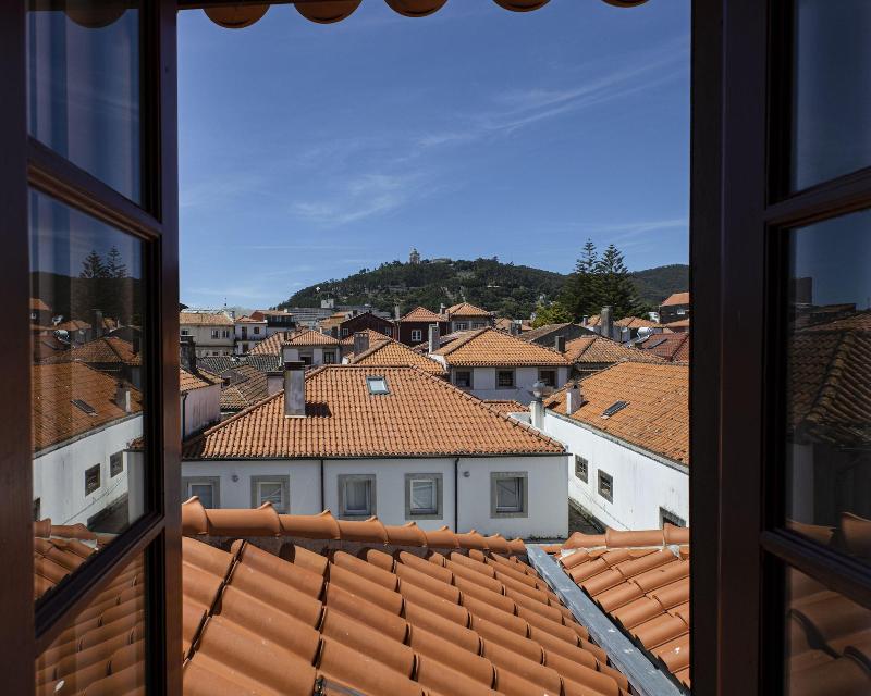 Rua Grande Hotel in Viana Do Castelo, Portugal