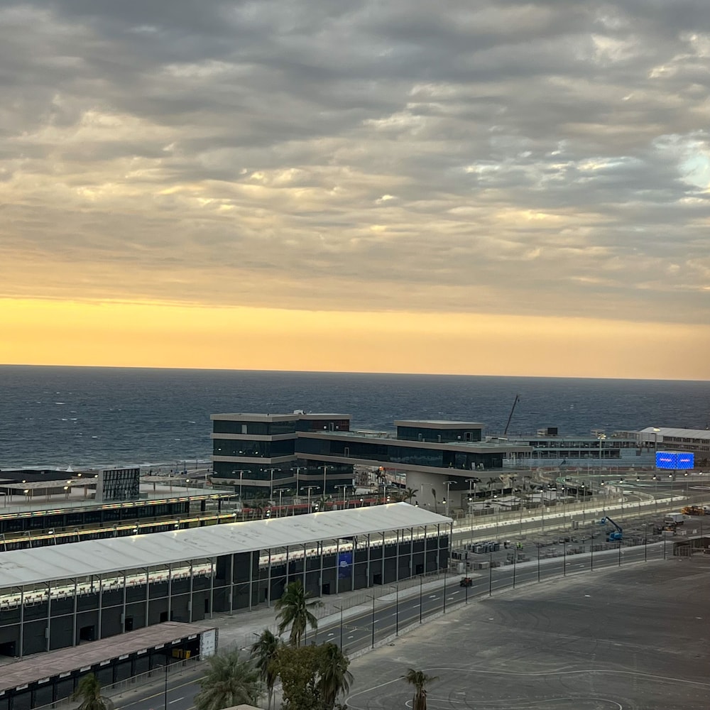 Vanquish Red Sea View — 4-Star Luxury Hotel in Jeddah, Saudi Arabia