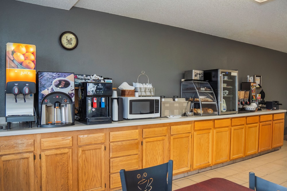 Victorian Inn & Suites - photo 54