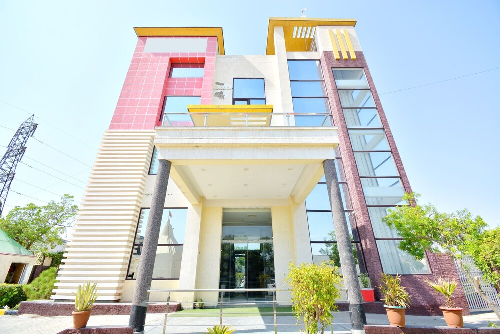 OYO 43506 Splash The Resorts in Hisar, India