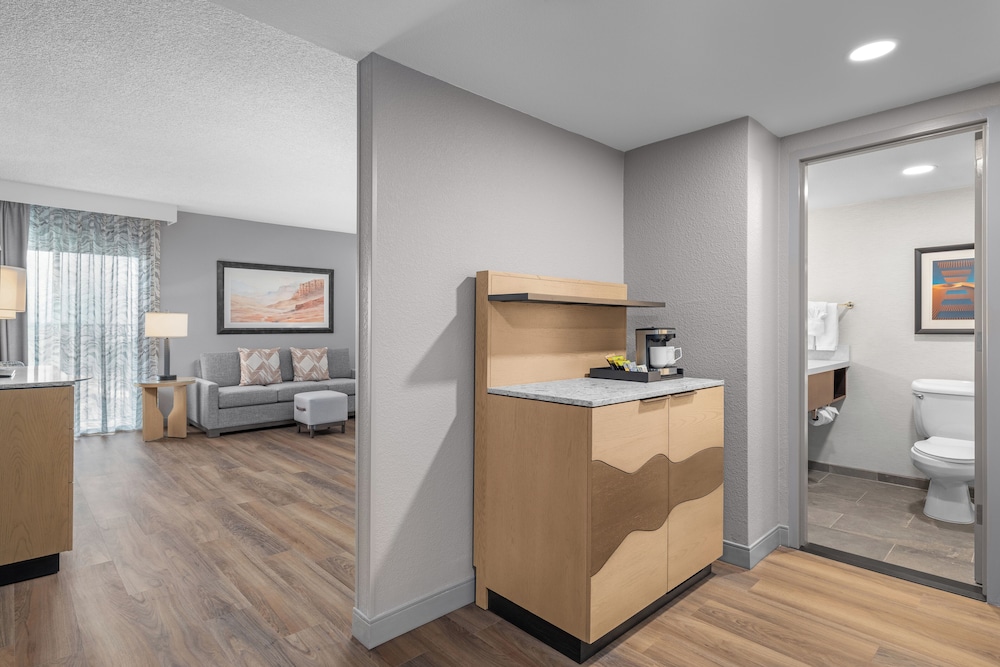 DoubleTree by Hilton Phoenix Midtown - photo 9