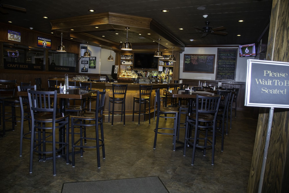 The Stables Inn and Suites - photo 21