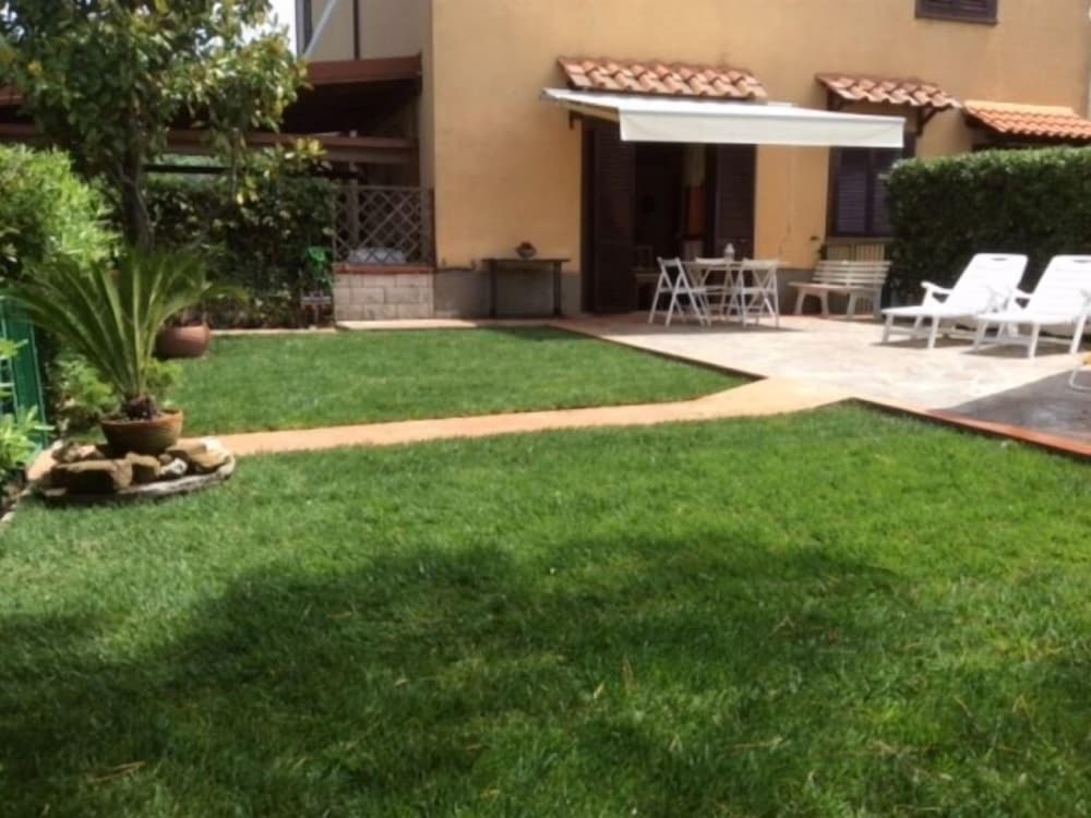 Residence La Villa — 4-Star Luxury Hotel in Montescudaio, Italy