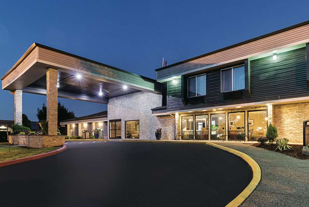 La Quinta Inn & Suites by Wyndham Portland NW - photo 3