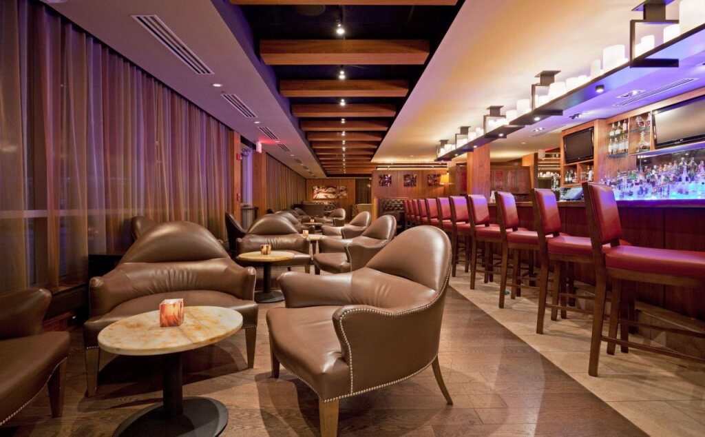 Hotel Indigo Boston Newton Riverside - photo 20