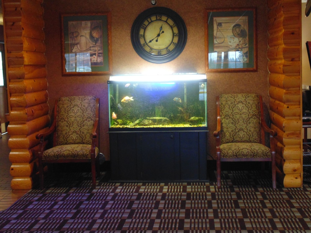 American Inn and Suites Houghton Lake - photo 4