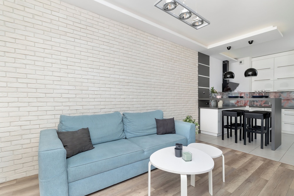 Nowoczesny & Klimatyzowany Apartament z Parkingiem by Noclegi Renters — 4-Star Luxury Hotel in Krakow, Poland