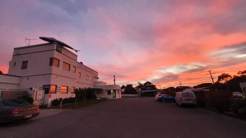 Fish Creek Hotel — hotel in Foster