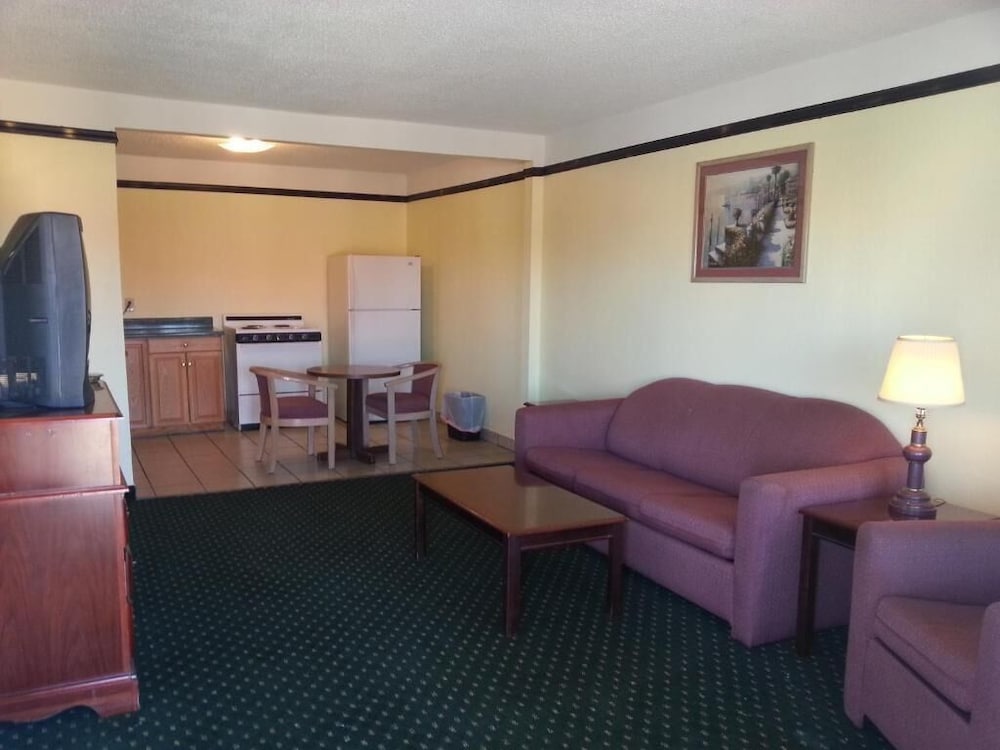 Tower Motel - photo 18