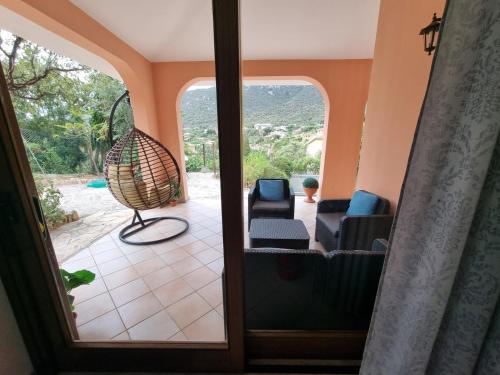 RELAX MAREMONTI Ampia e Panoramica con spaziosa Veranda Attrezzata — hotel in Capoterra