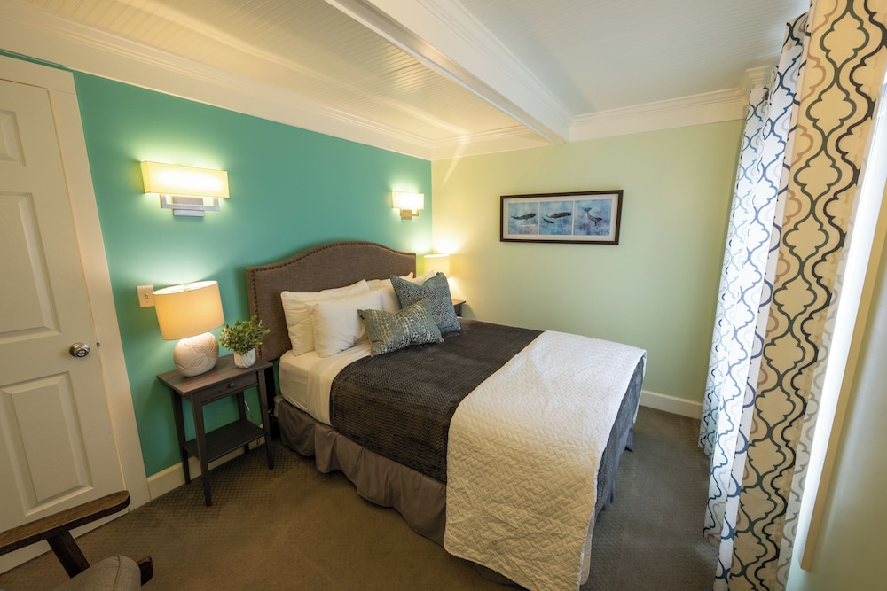 Seaside Oceanfront Inn - photo 20