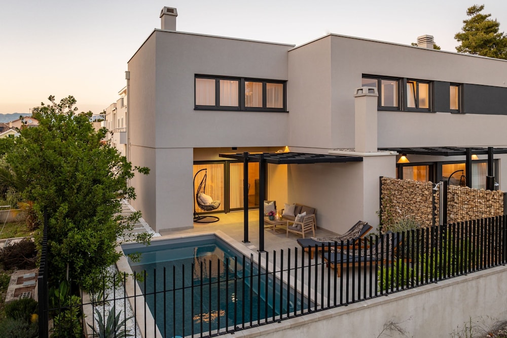Villa Mia ZadarVillas — 4-Star Luxury Hotel in Privlaka, Croatia