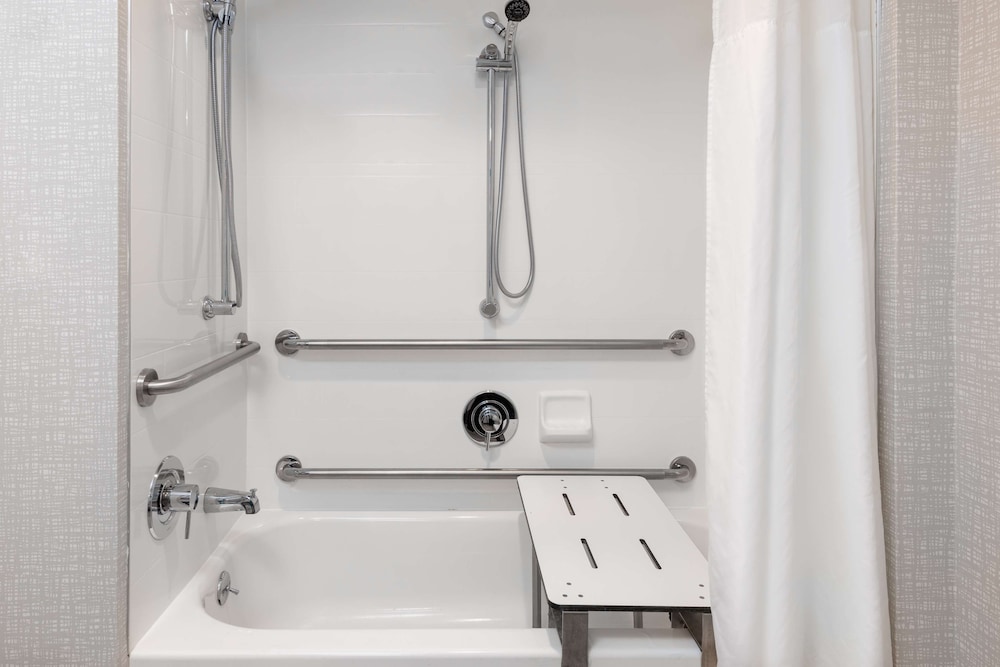 Hampton Inn Boston Bedford Burlington - photo 22