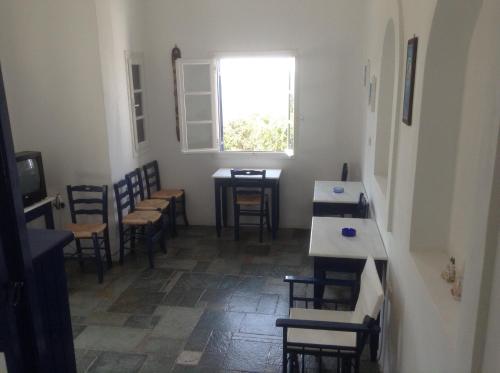 Bella Vista Studios - carbon neutral hotel in Paros