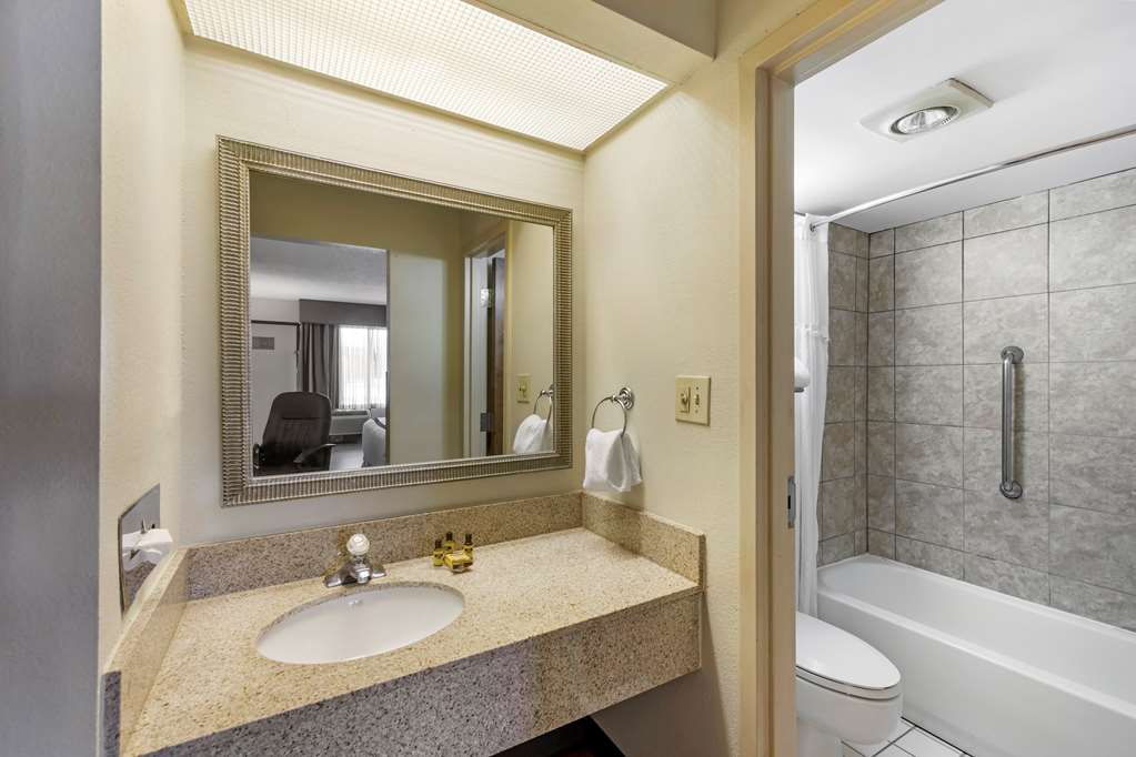 Best Western Plus Madison Huntsville Hotel - photo 23