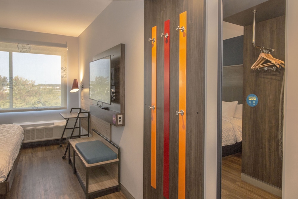 Tru By Hilton Norfolk Airport - photo 25