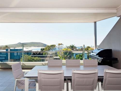 Barefoot Bliss 4 6 10 Market Street Surfside Apartments — 4-Star Luxury Hotel in Fingal Bay, Australia