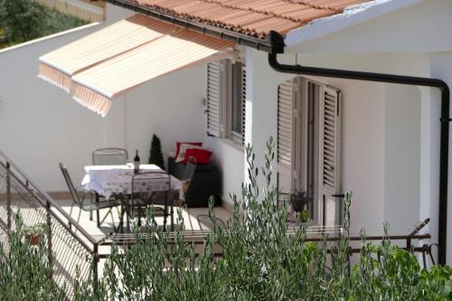 Apartment Solis Okrug Gornji — 4-Star Luxury Hotel in Trogir, Croatia