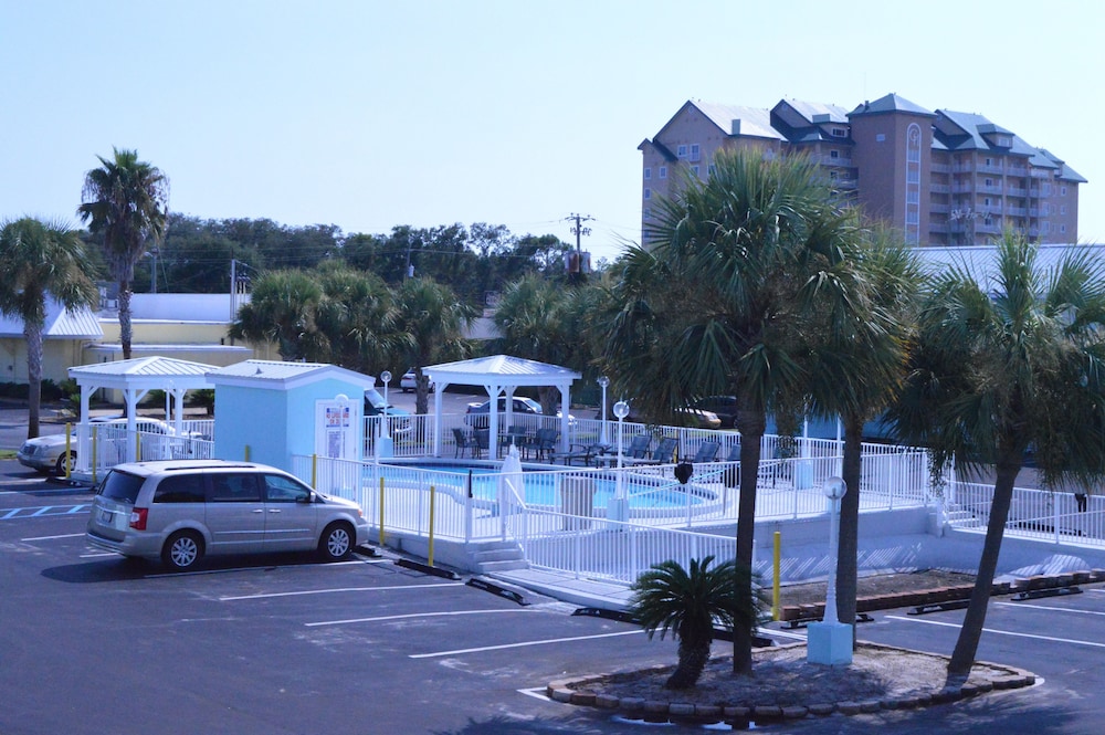 Destin Inn and Suites - photo 20