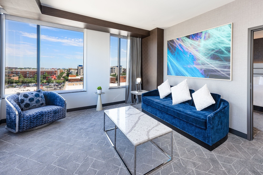 Renaissance Oklahoma City Downtown Bricktown Hotel - photo 11