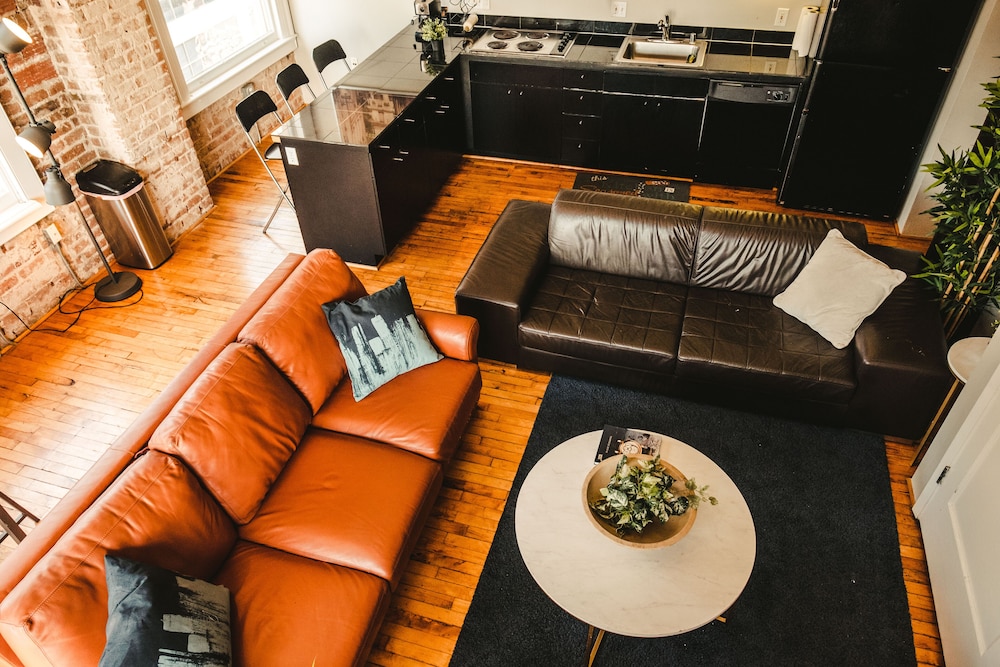 Crashpad On Main Street - photo 27