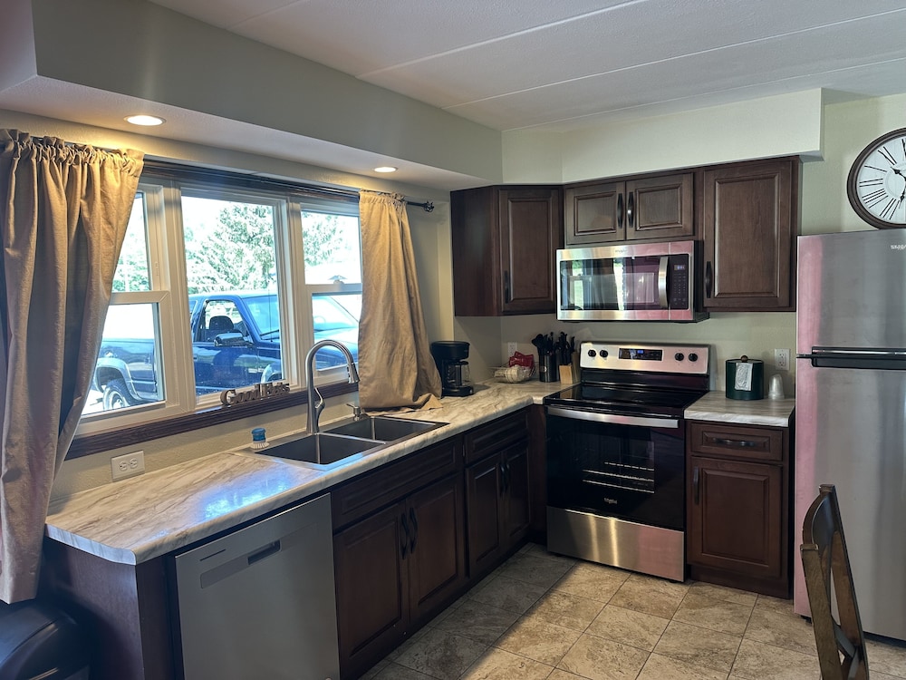 All Star Inn & Suites - photo 252