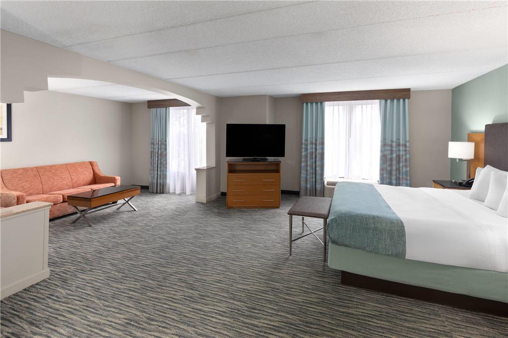 Wingate by Wyndham Greensboro Coliseum - photo 21