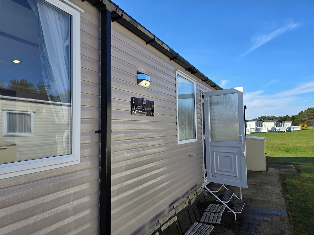 3 Bed Sleeps 8 Free Parking 5 Min To Beach — Dornoch