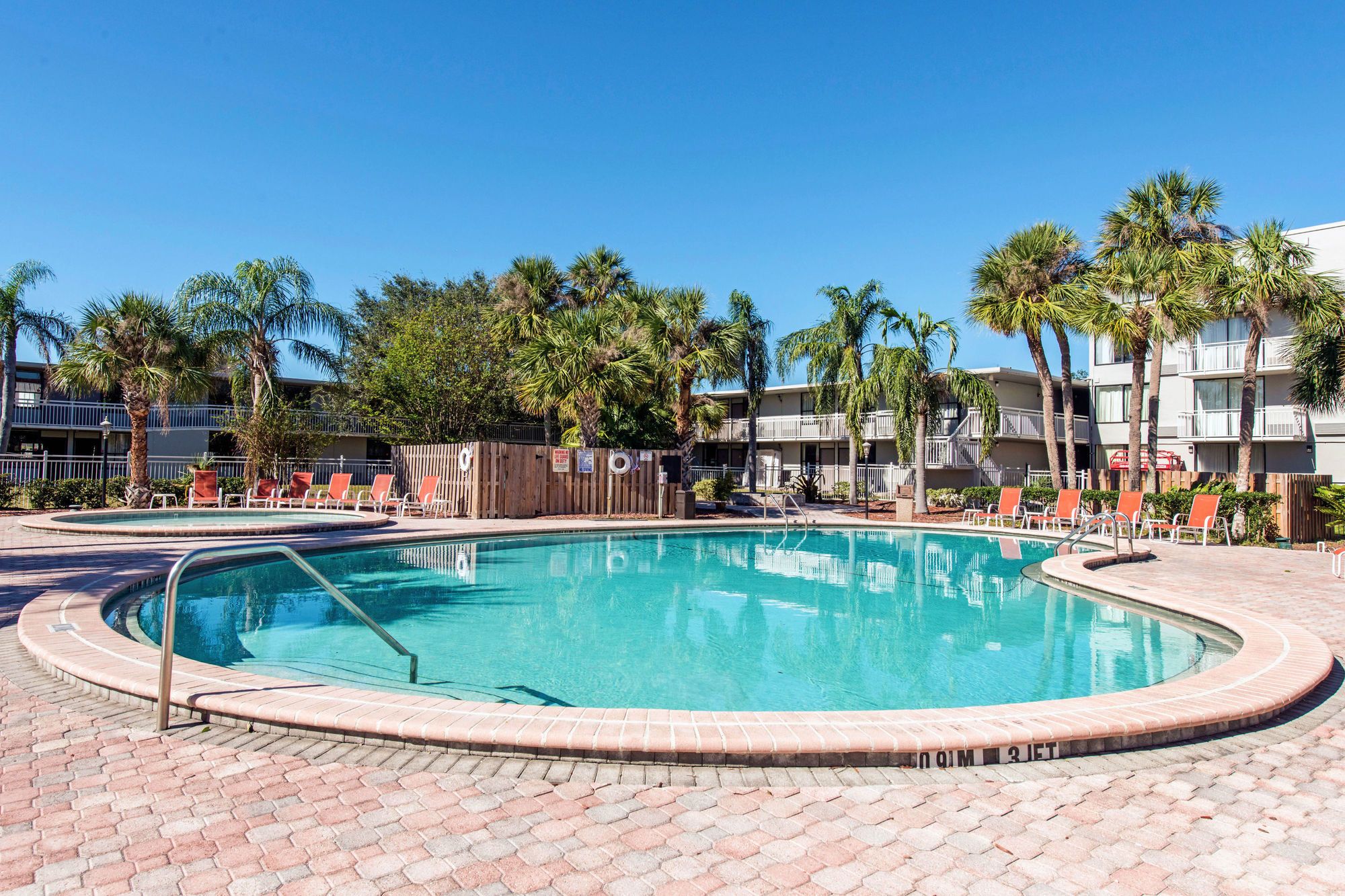 Econo Lodge Orlando Airport - photo 39