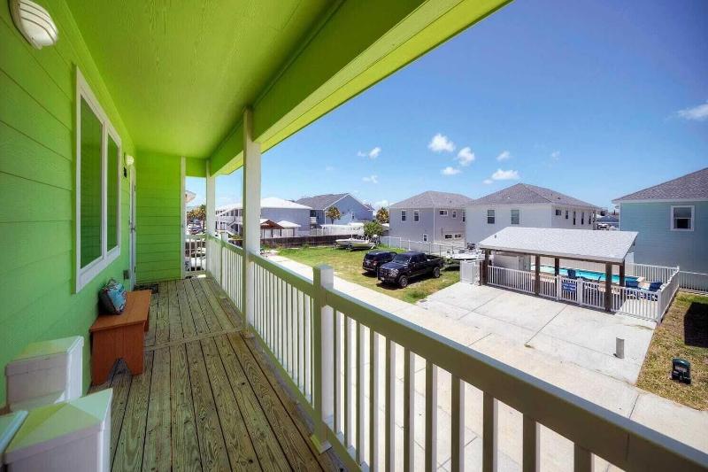 Reel Life Dreams by Avantstay Pool Near Beach - photo 30