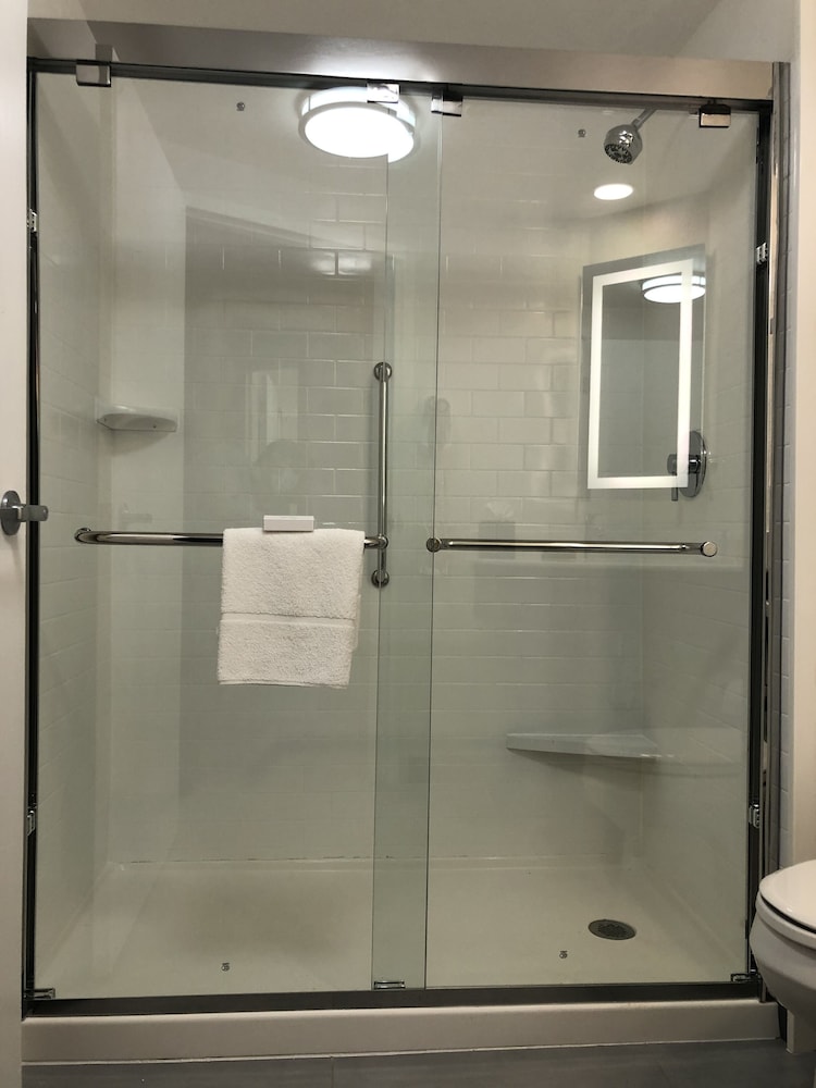 Hampton Inn & Suites Chicago Hoffman Estates - photo 30