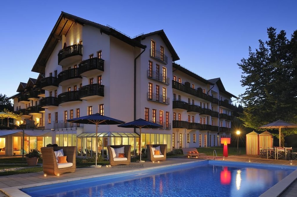 Berghotel Maibrunn - carbon neutral hotel in Sankt Englmar