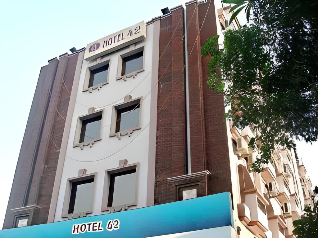 Hotel 42