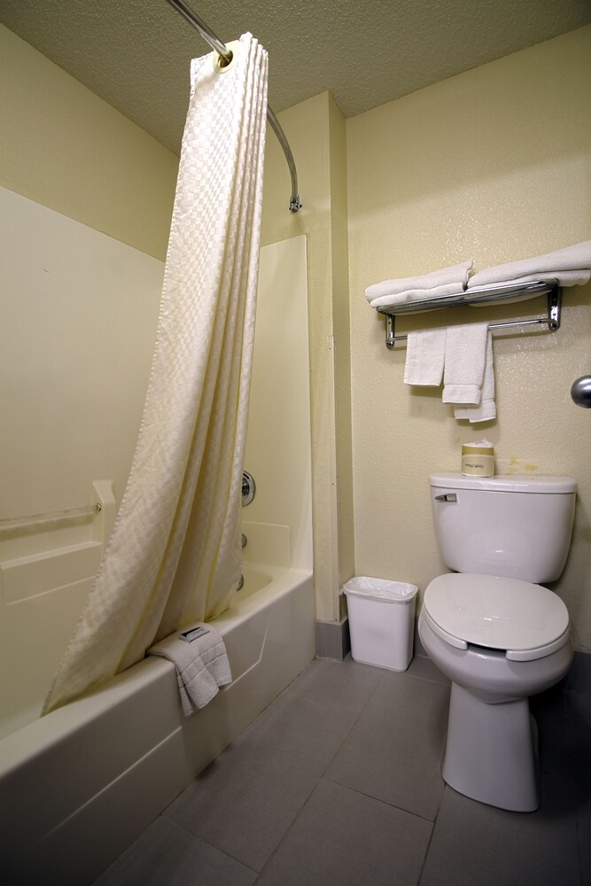 Geneva Motel Inn - photo 26