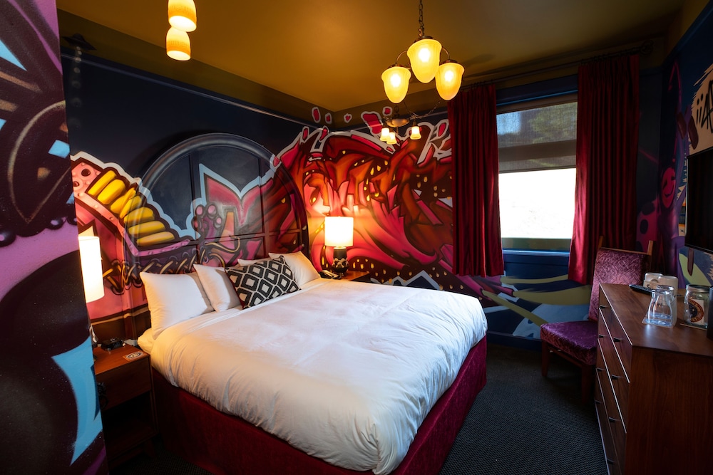 McMenamins Elk Temple in Tacoma, United States