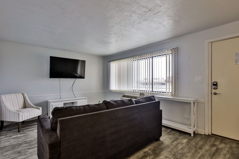 Coastal Waters Inn - photo 83
