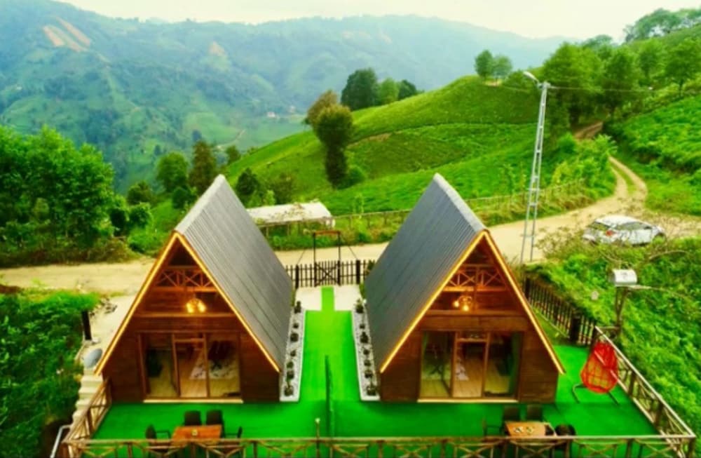 Armola Bungalov — Pazar