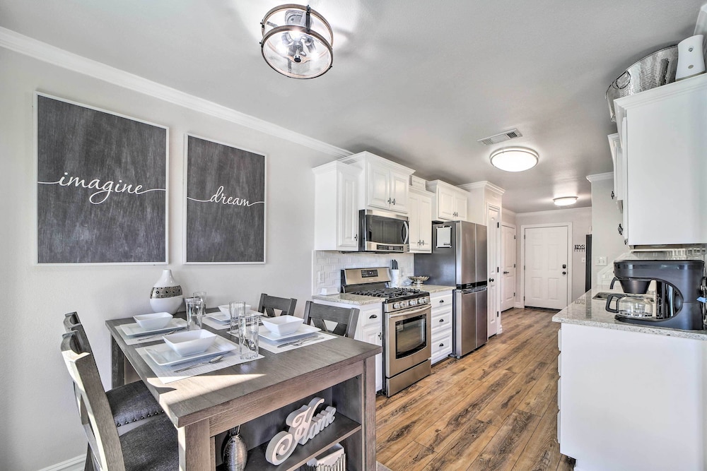 Claremore Getaway about 2 Mi to Historic District — hotel in Claremore