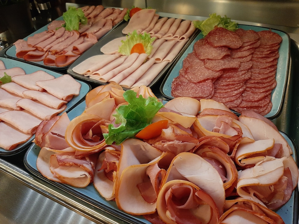 מזון ומשקאות