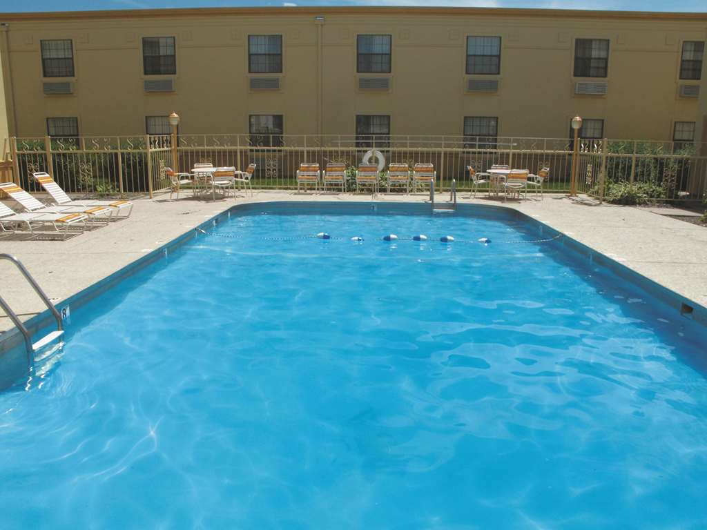 La Quinta Inn by Wyndham Moline Airport - photo 6