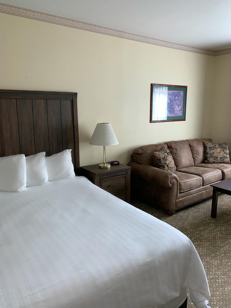 Yellowstone Lodge - photo 12