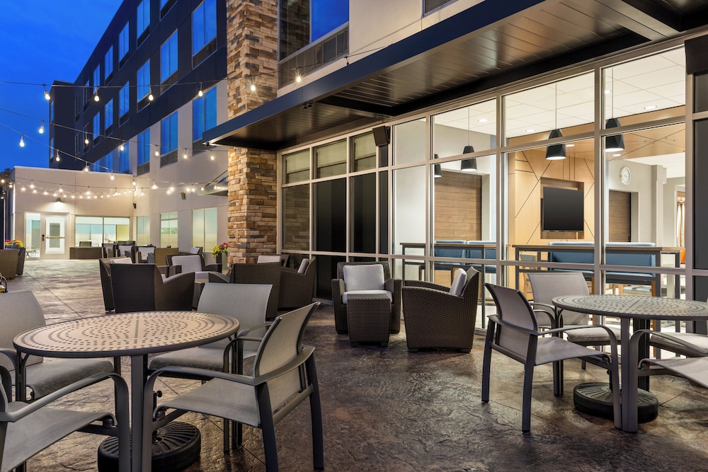 Holiday Inn Express and Suites Rhinelander by IHG - photo 36