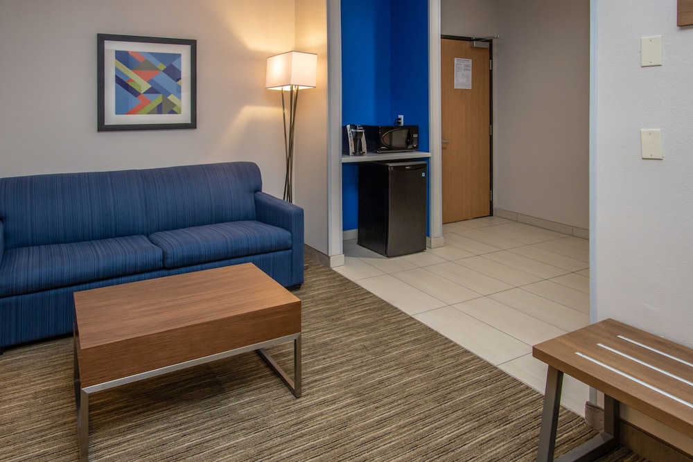 Holiday Inn Express Hotel & Suites Roseville Galleria Area by IHG - photo 30