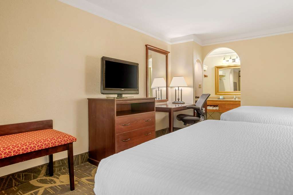 Clarion Inn and Conference Center - photo 22