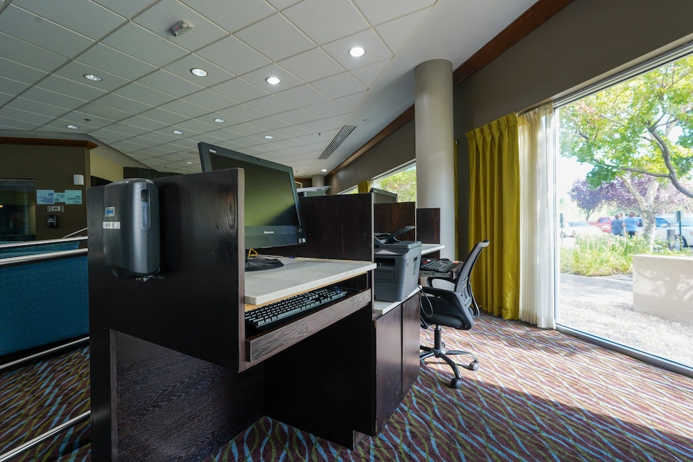 Holiday Inn Express Boise University Area by IHG - photo 60