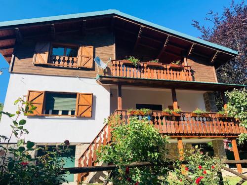 Casa della Montagna Baita delle Rondini — 4-Star Luxury Hotel in San Giovanni In Fiore, Italy